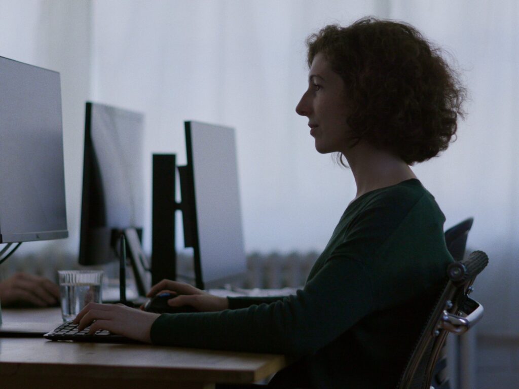 NULL_FR_GRADE_06_REC709_2398FPS_STEREO_PRORES_422_HQ_V02.00_01_23_17.Still003